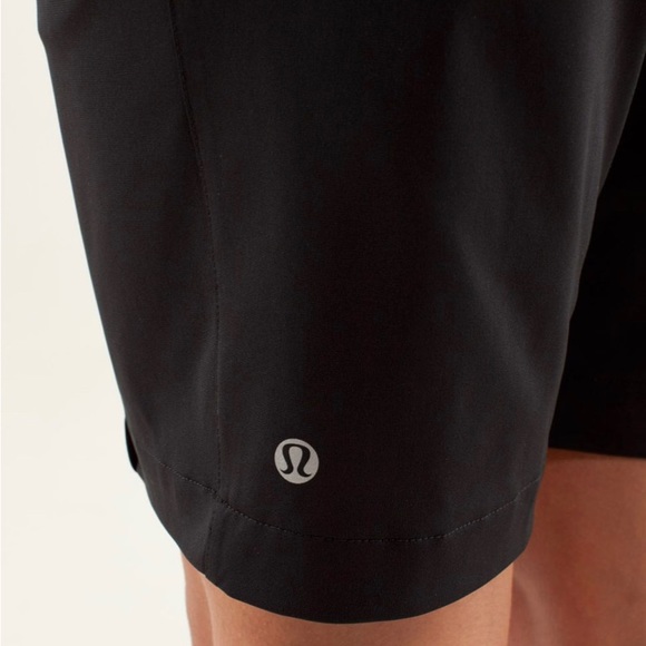 Lululemon black Club Short size 4 - Picture 4 of 4